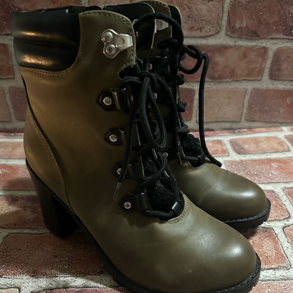 Parker & Sky Boots Sz 7.5
